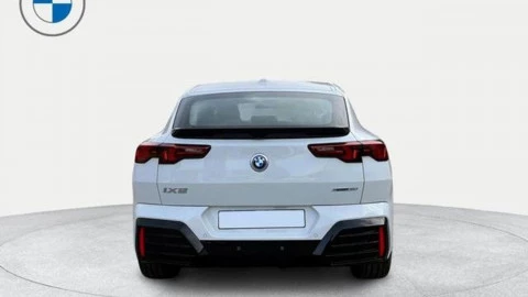 BMW iX2 xDrive30