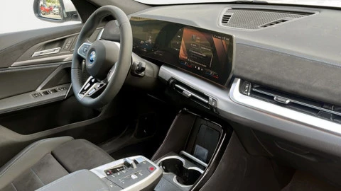 BMW iX2 xDrive30