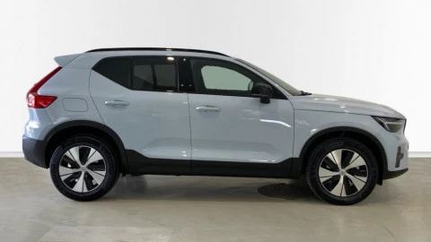Volvo XC40 2.0 B3 G Plus Dark Auto
