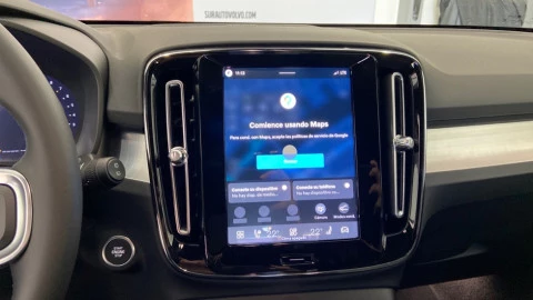 Volvo XC40 2.0 B3 G Plus Dark Auto