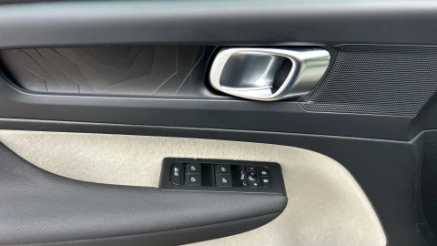 Volvo XC40 1.5 T4 Recharge PHEV Core Auto