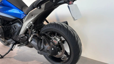 BMW R 1300 R 107 kW