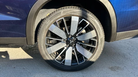 Mitsubishi Outlander PHEV Kaiteki 4WD