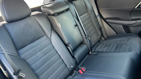 Mitsubishi Outlander PHEV Kaiteki 4WD