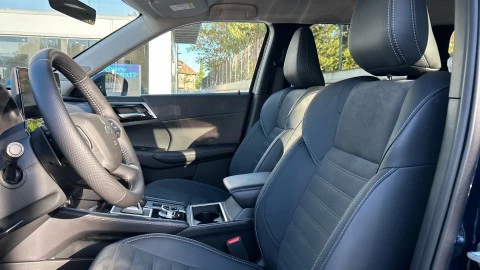 Mitsubishi Outlander PHEV Kaiteki 4WD