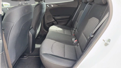 Kia XCeed   1.0 T-GDi Concept