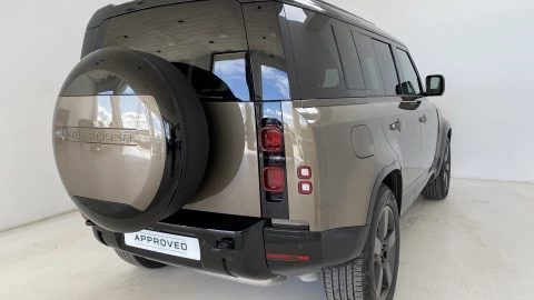 Land Rover Defender 3.0D I6 250 X-Dyn SE 110 Auto 4WD MHEV