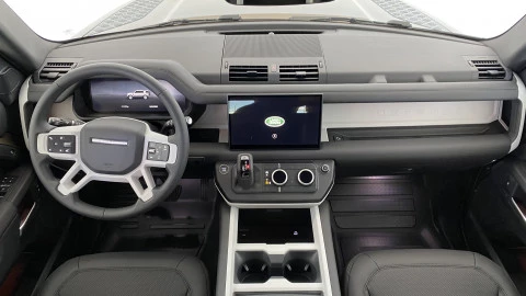 Land Rover Defender 3.0D I6 250 X-Dyn SE 110 Auto 4WD MHEV