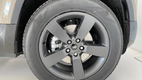 Land Rover Defender 3.0D I6 250 X-Dyn SE 110 Auto 4WD MHEV