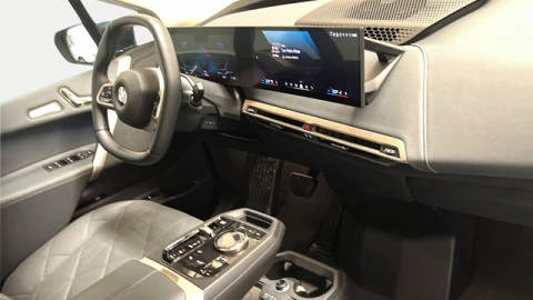 BMW iX xDrive45