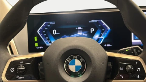 BMW iX xDrive45