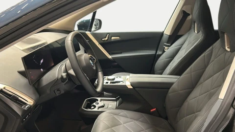 BMW iX xDrive45