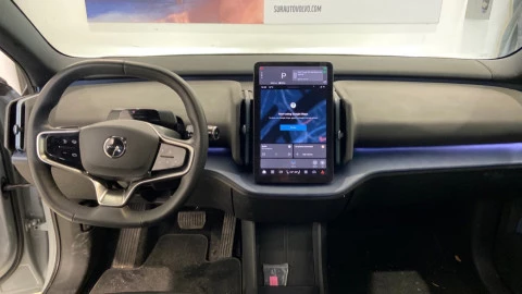 Volvo EX30 Single Motor Extended Range Plus Auto