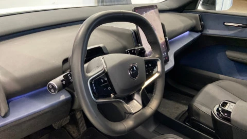 Volvo EX30 Single Motor Extended Range Plus Auto