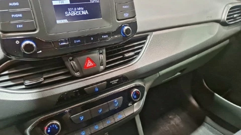 Hyundai i30 1.5 DPI Essence