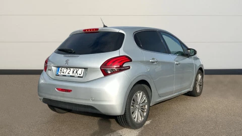 Peugeot 208 5P ALLURE 1.2L PureTech 81KW (110CV) S&S