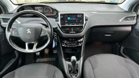 Peugeot 208 5P ALLURE 1.2L PureTech 81KW (110CV) S&S