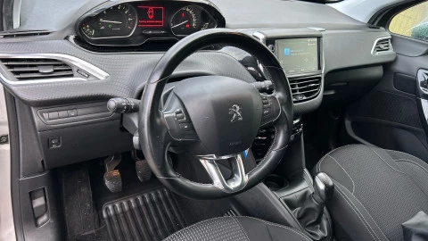 Peugeot 208 5P ALLURE 1.2L PureTech 81KW (110CV) S&S