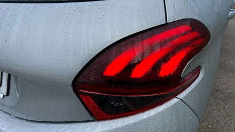 Peugeot 208 5P ALLURE 1.2L PureTech 81KW (110CV) S&S