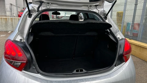 Peugeot 208 5P ALLURE 1.2L PureTech 81KW (110CV) S&S