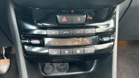 Peugeot 208 5P ALLURE 1.2L PureTech 81KW (110CV) S&S