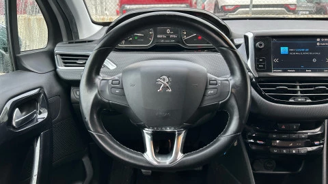 Peugeot 208 5P ALLURE 1.2L PureTech 81KW (110CV) S&S