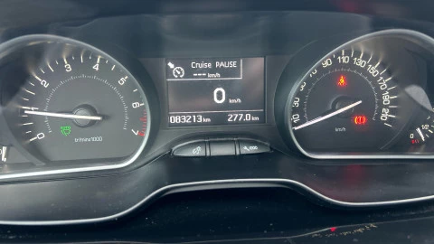 Peugeot 208 5P ALLURE 1.2L PureTech 81KW (110CV) S&S