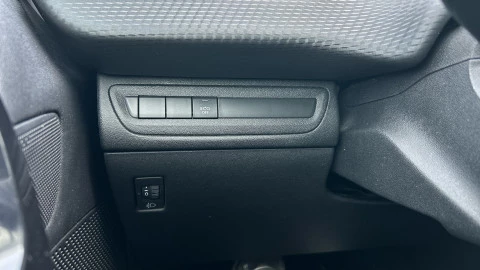 Peugeot 208 5P ALLURE 1.2L PureTech 81KW (110CV) S&S