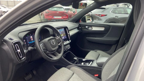 Volvo XC40 2.0 B3 G Plus Dark Auto