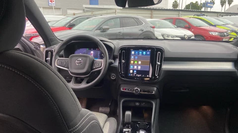 Volvo XC40 2.0 B3 G Plus Dark Auto
