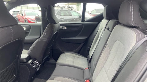 Volvo XC40 2.0 B3 G Plus Dark Auto