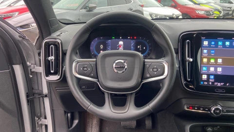 Volvo XC40 2.0 B3 G Plus Dark Auto