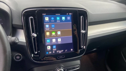 Volvo XC40 2.0 B3 G Plus Dark Auto