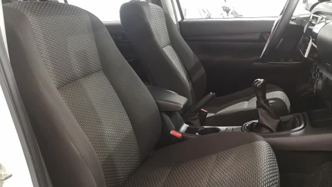 Toyota Hilux 2.4 D4D Cabina Doble GX