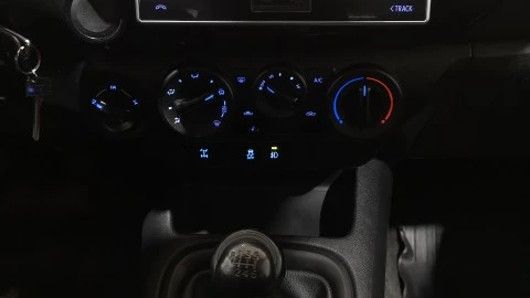 Toyota Hilux 2.4 D4D Cabina Doble GX