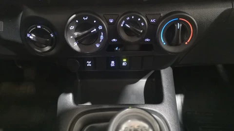 Toyota Hilux 2.4 D4D Cabina Doble GX