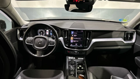 Volvo XC60 2.0 B5 D AWD Momentum Auto