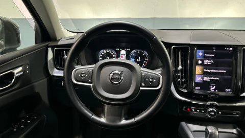 Volvo XC60 2.0 B5 D AWD Momentum Auto