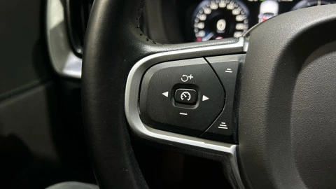 Volvo XC60 2.0 B5 D AWD Momentum Auto
