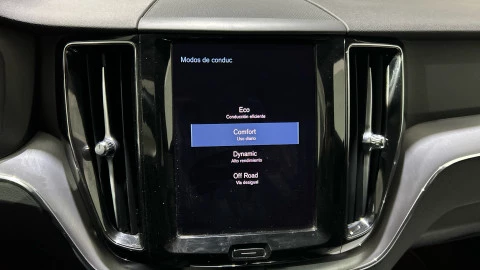 Volvo XC60 2.0 B5 D AWD Momentum Auto
