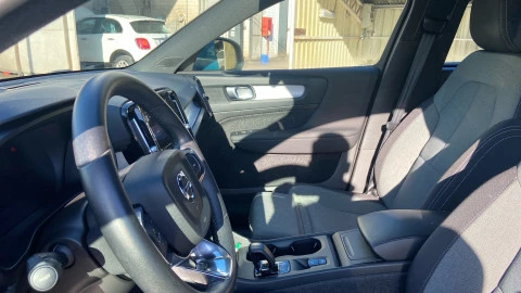 Volvo XC40 2.0 B3 G Core Dark Auto