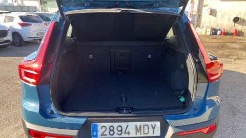 Volvo XC40 2.0 B3 G Core Dark Auto