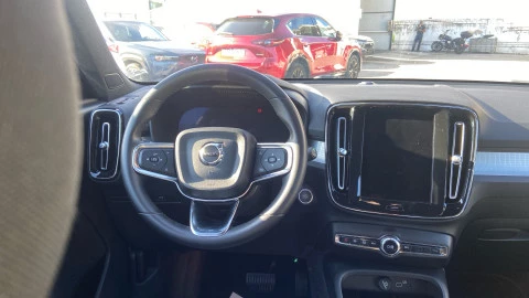 Volvo XC40 2.0 B3 G Core Dark Auto