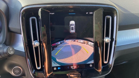 Volvo XC40 2.0 B3 G Core Dark Auto