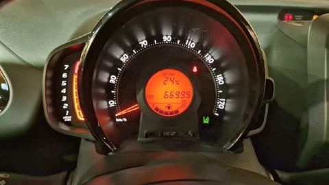 Toyota Aygo 1.0 70 x-play