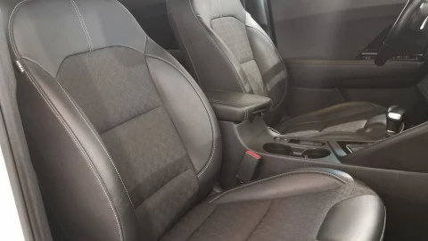 Kia Niro 1.6 GDi HEV 104kW (141CV) Drive