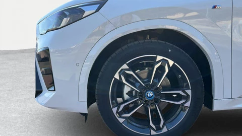 BMW iX2 eDrive20