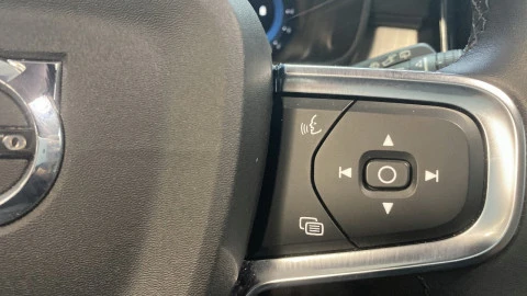 Volvo XC40 2.0 B3 G Core Auto