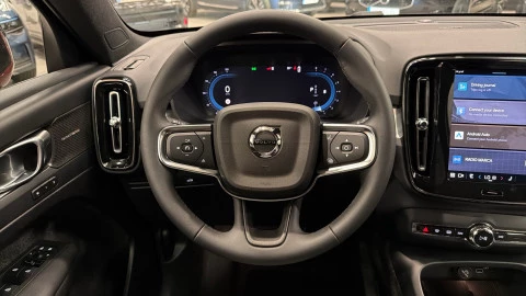 Volvo XC40 B3 G Plus Dark Auto 120 kW (163 CV)