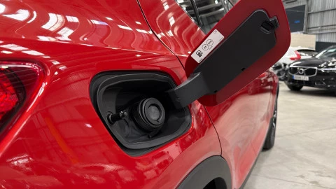 Volvo XC40 B3 G Plus Dark Auto 120 kW (163 CV)